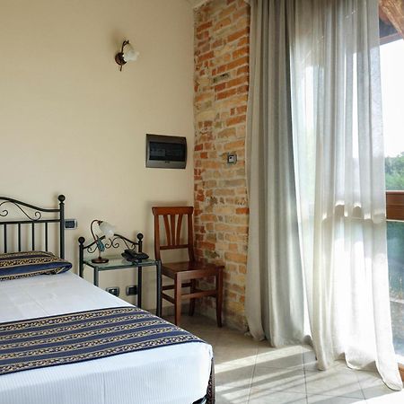 Hotel Le Botti Guarene Eksteriør billede