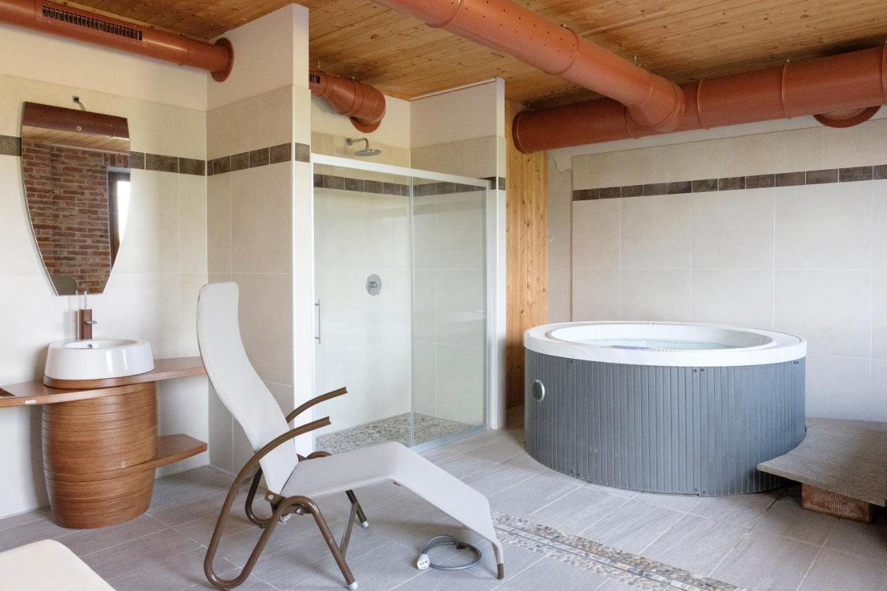 Hotel Le Botti Guarene Eksteriør billede