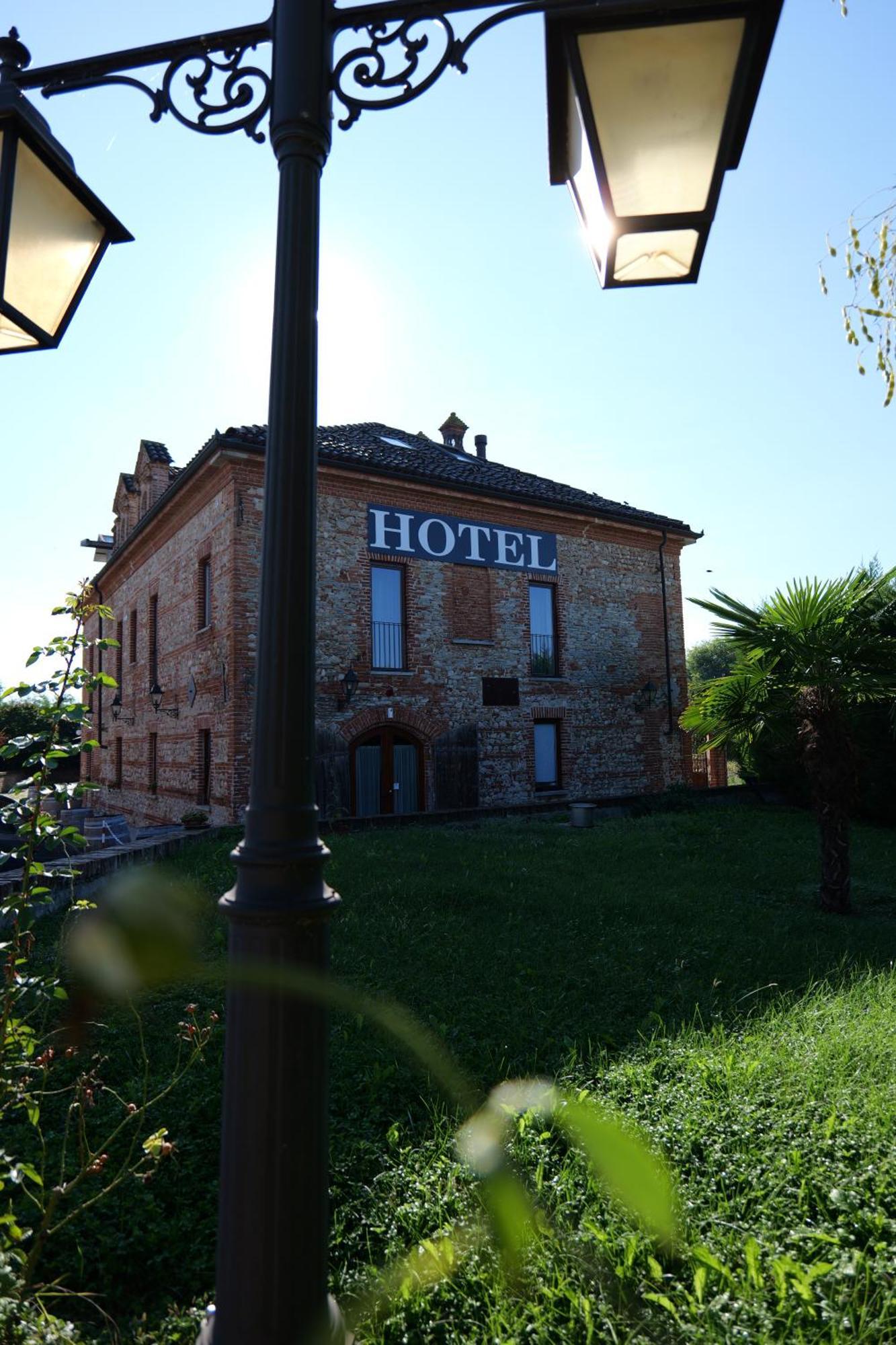 Hotel Le Botti Guarene Eksteriør billede