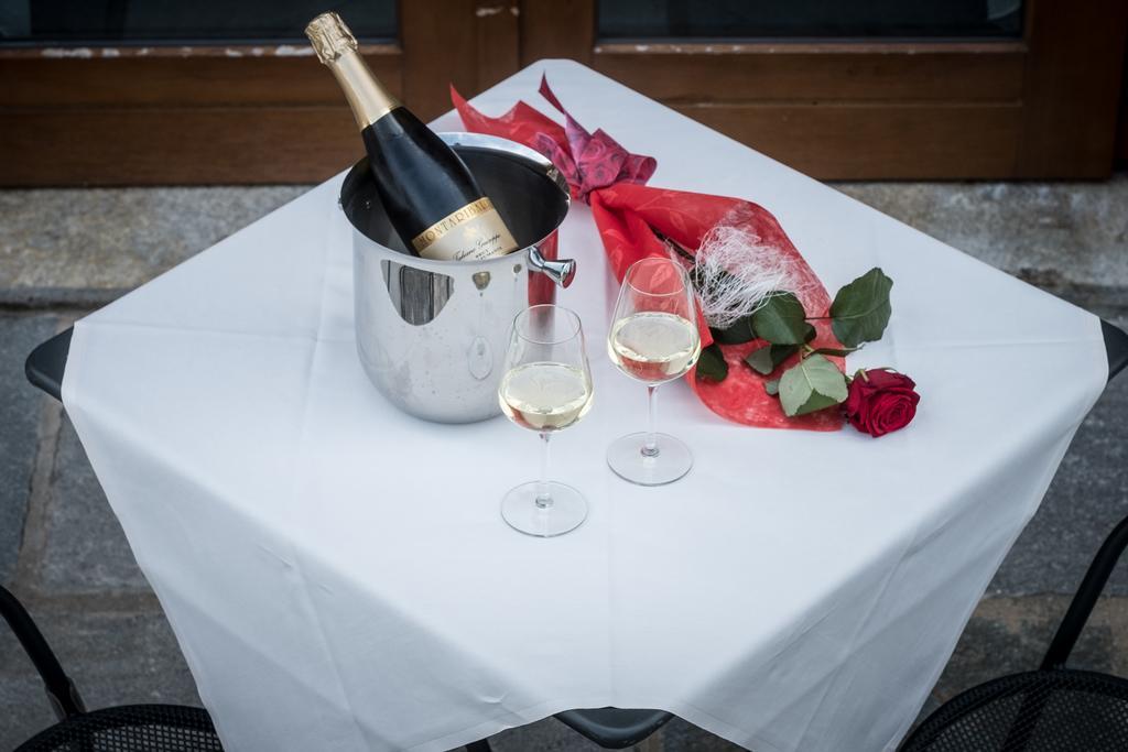 Hotel Le Botti Guarene Eksteriør billede